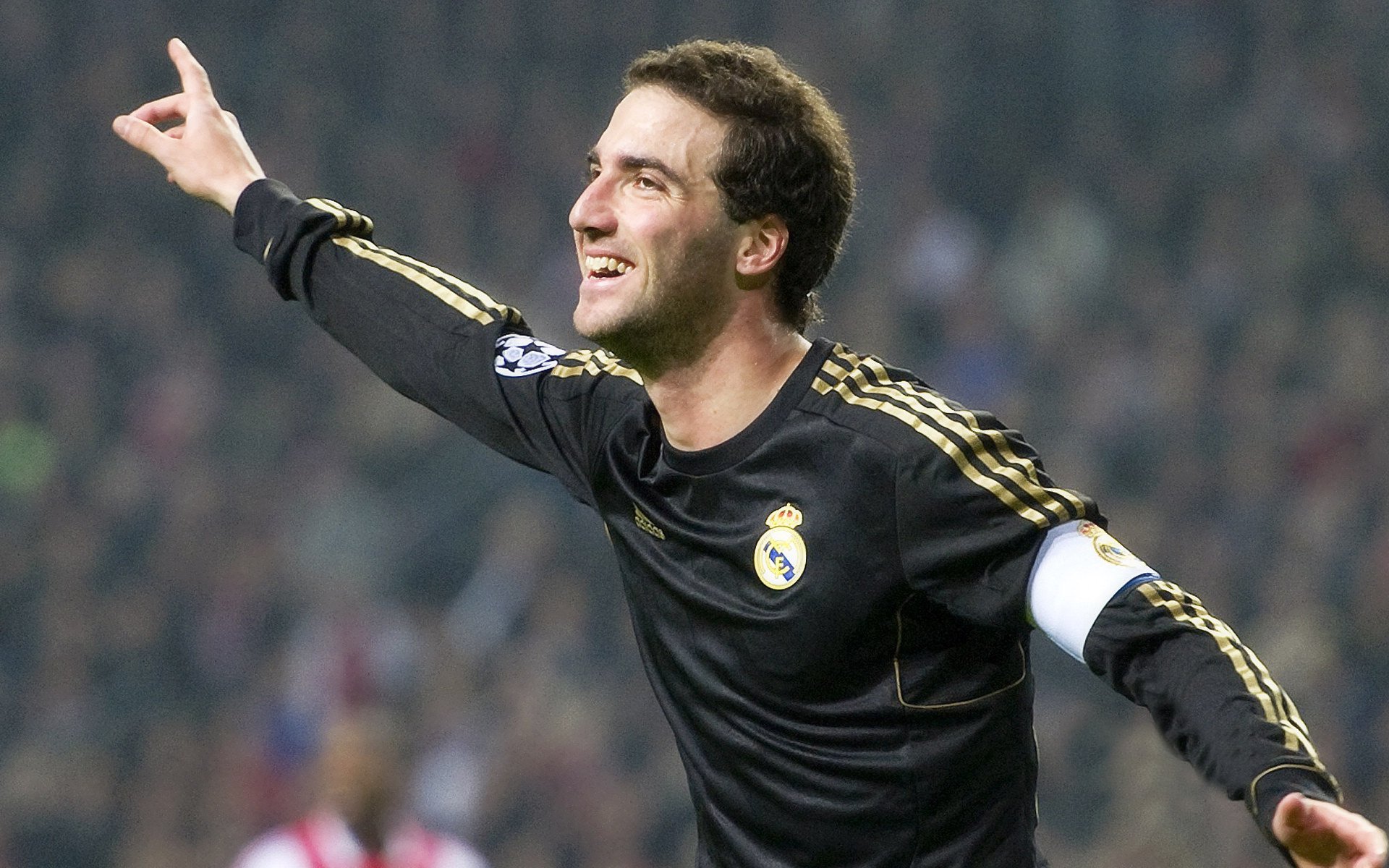 Faker巅峰对决，梅西与30激战巴塞罗那分钟，惊险取胜胜负难料！